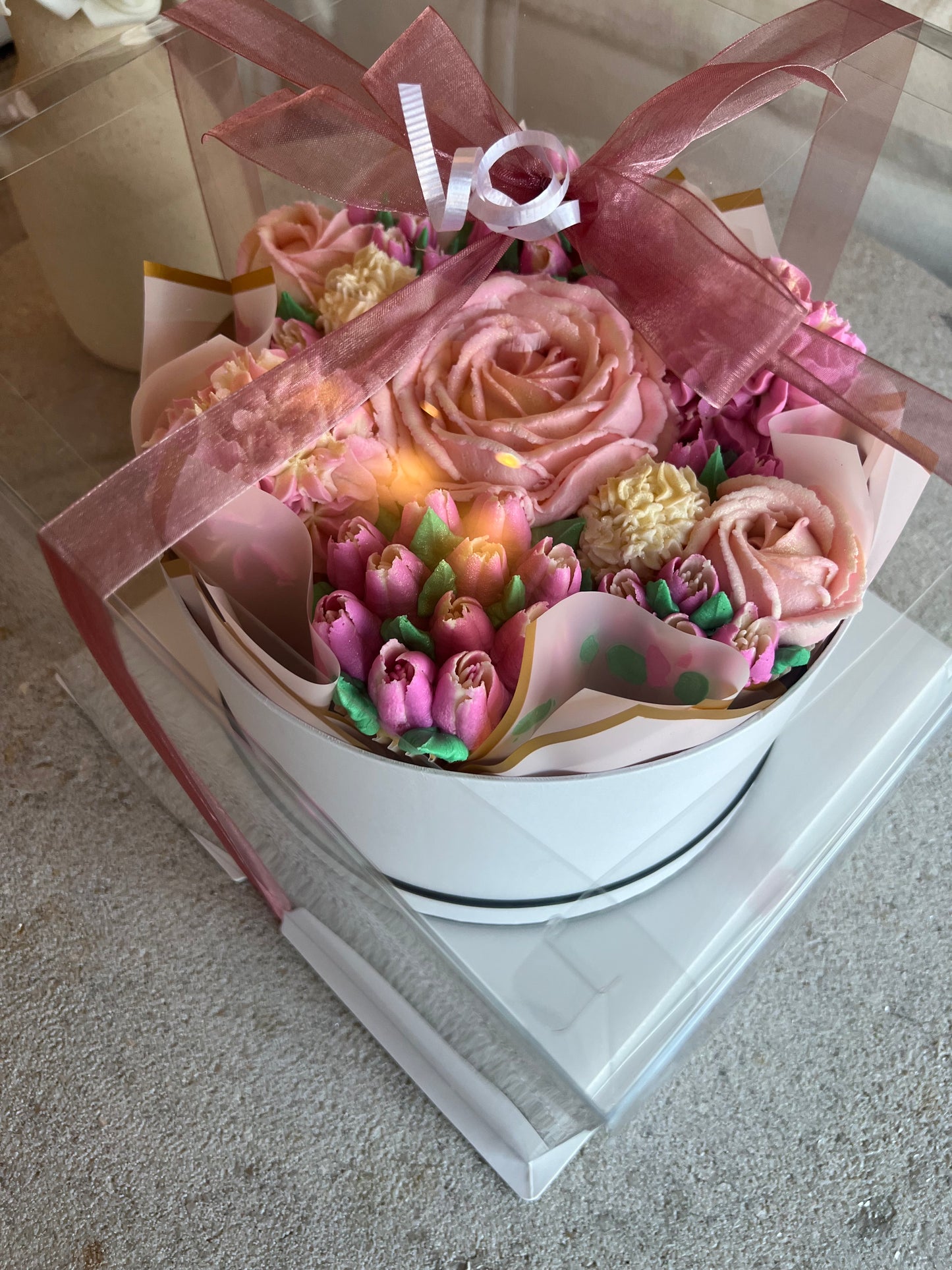 QUEENIE - Bouquet of 7 Floral Cupcakes - Edible Florals - Deluxe Bouquet - Edible Arrangements - Fresh and Delicate Cupcake Creations - Flowers in a Box - Dessert