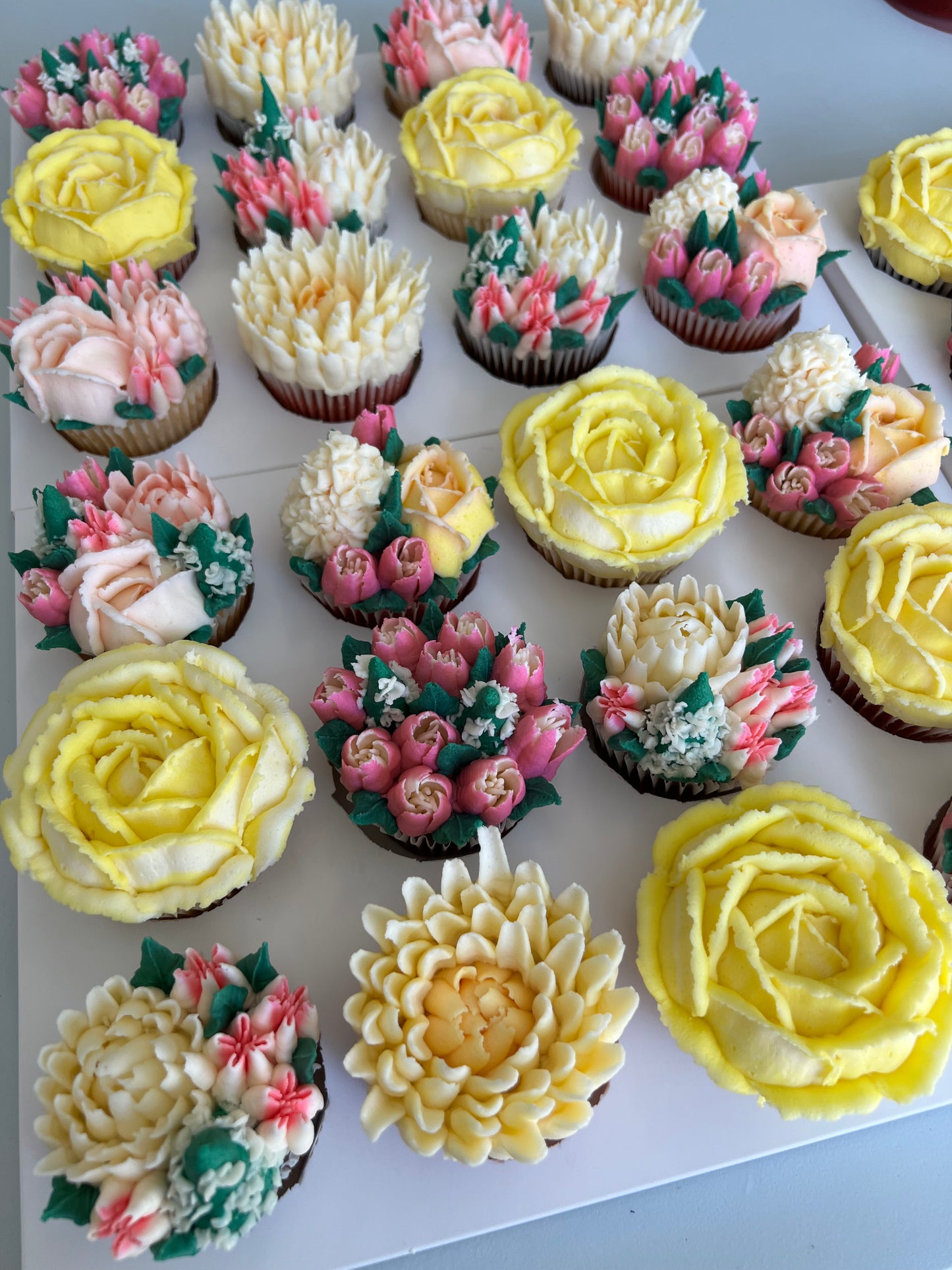 CUSTOM COLOURS - Box of 12 Floral Cupcakes - Edible Florals - Classic Standard 12 - Edible Arrangements - Fresh and Delicate Cupcake Creations - Dessert