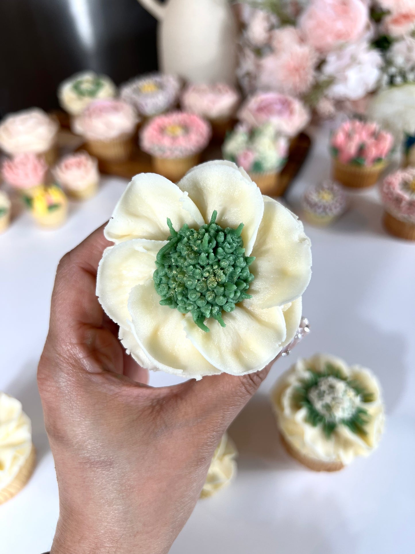 Buttercups Tutorial - How to Pipe Buttercups - In-Depth Cupcake Bazaar Tutorials - Buttercream Flowers