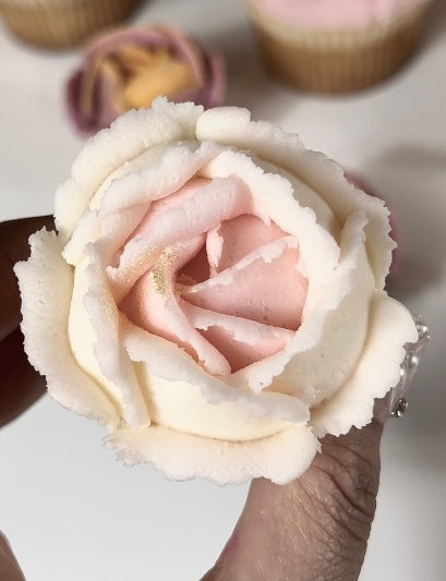 Roses Tutorial - How to Pipe Buttercream Roses - In-Depth Cupcake Bazaar Tutorials - Buttercream Flowers