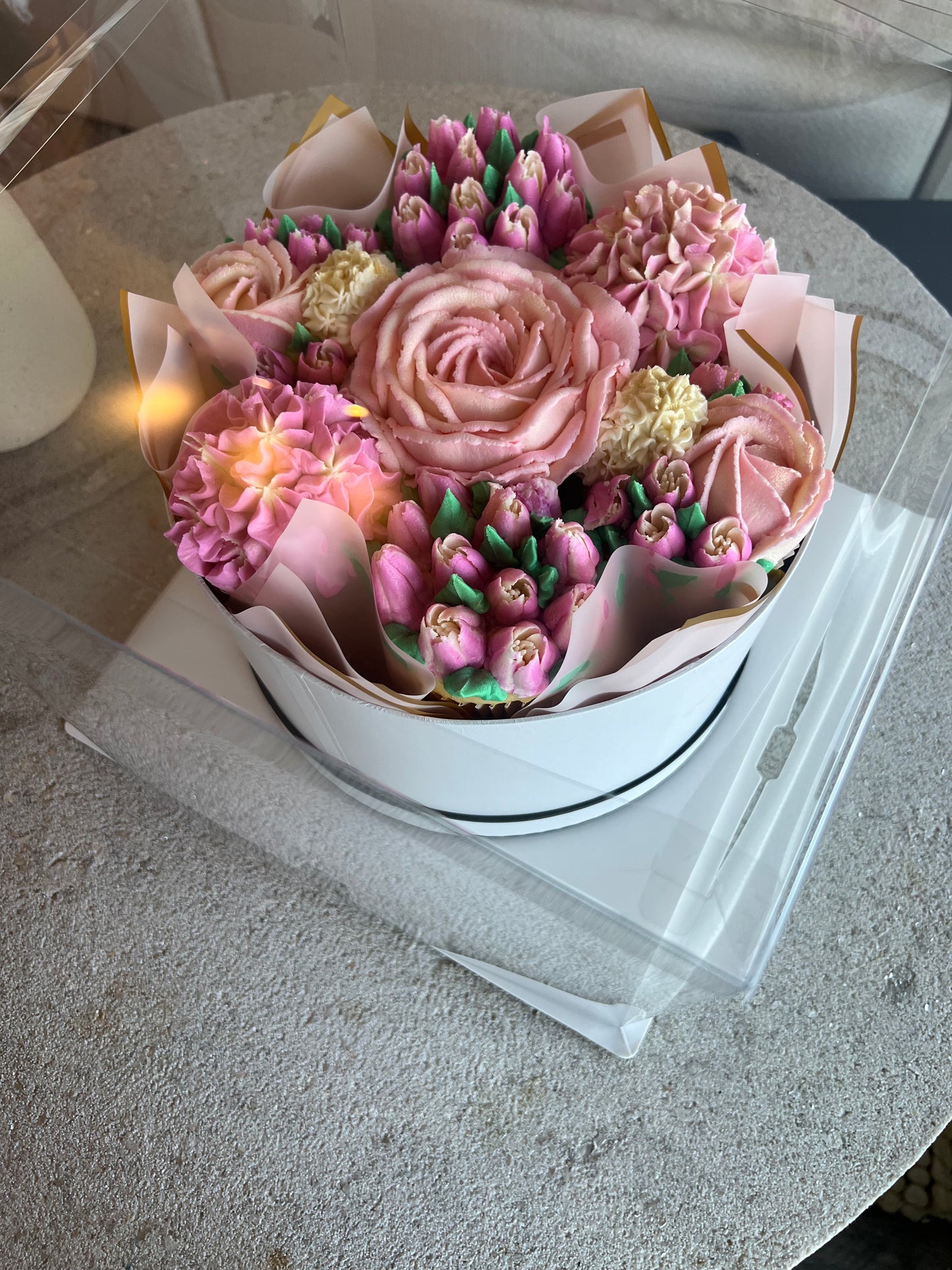 QUEENIE - Bouquet of 7 Floral Cupcakes - Edible Florals - Deluxe Bouquet - Edible Arrangements - Fresh and Delicate Cupcake Creations - Flowers in a Box - Dessert