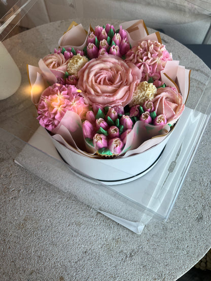 QUEENIE - Bouquet of 7 Floral Cupcakes - Edible Florals - Deluxe Bouquet - Edible Arrangements - Fresh and Delicate Cupcake Creations - Flowers in a Box - Dessert
