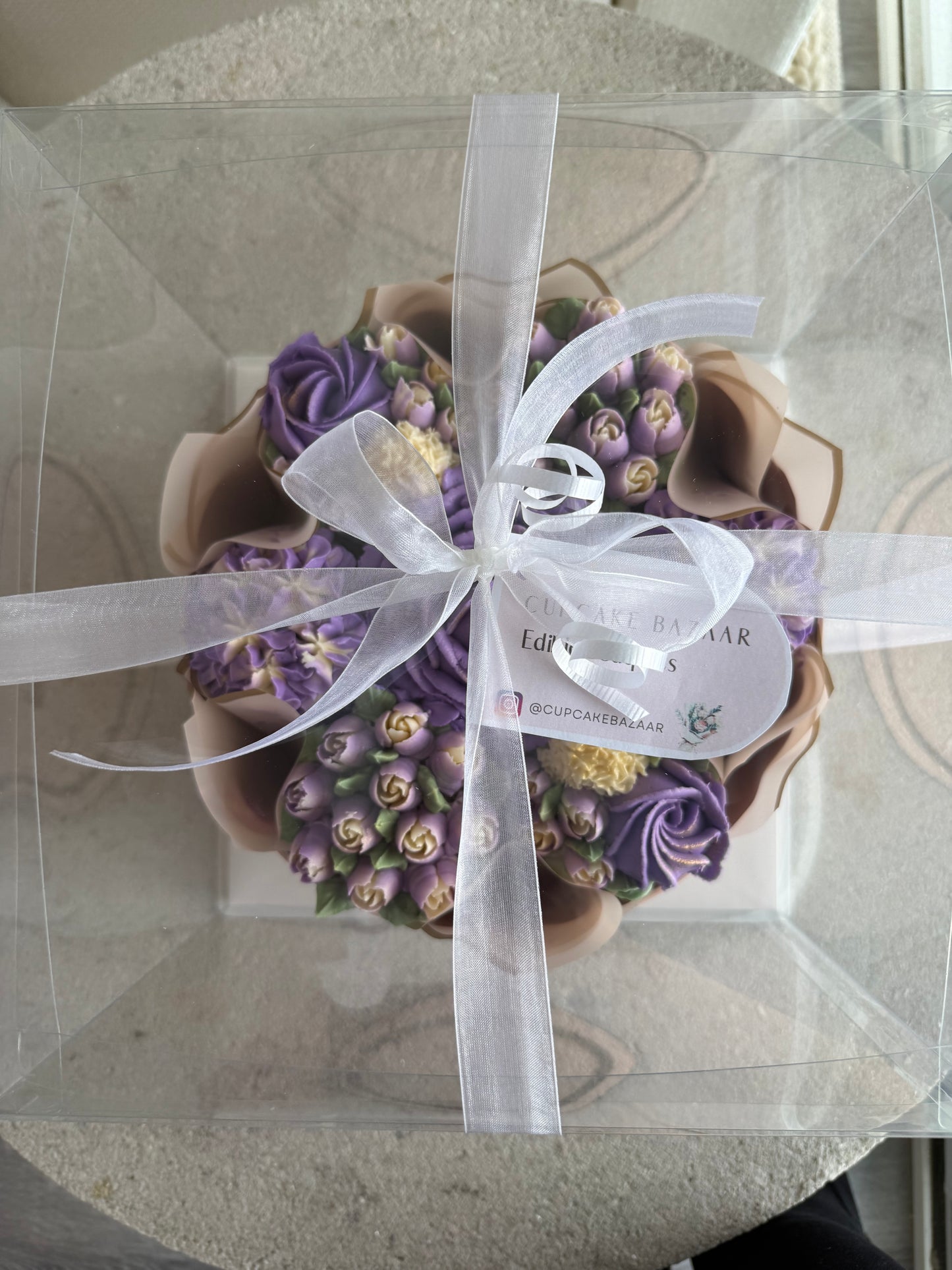RAVEN - Bouquet of 7 Floral Cupcakes - Edible Florals - Deluxe Bouquet - Edible Arrangements - Fresh and Delicate Cupcake Creations - Flowers in a Box - Dessert