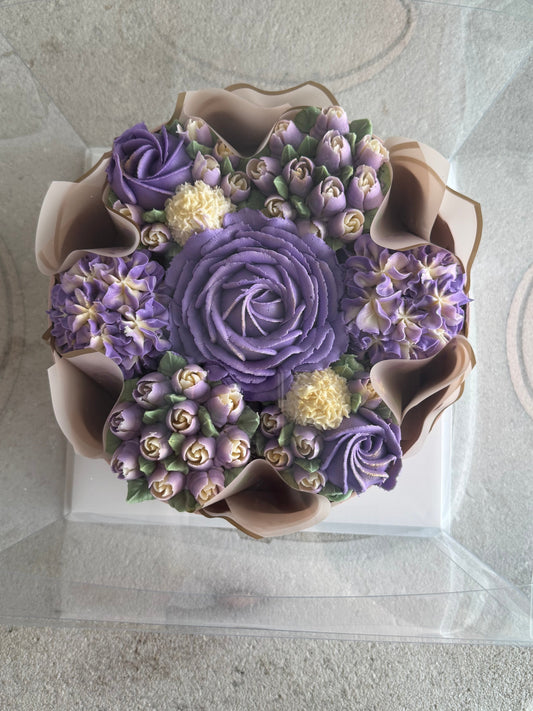 RAVEN - Bouquet of 7 Floral Cupcakes - Edible Florals - Deluxe Bouquet - Edible Arrangements - Fresh and Delicate Cupcake Creations - Flowers in a Box - Dessert