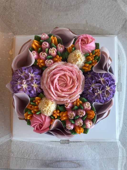 SOLEIL - Bouquet of 7 Floral Cupcakes - Edible Florals - Deluxe Bouquet - Edible Arrangements - Fresh and Delicate Cupcake Creations - Flowers in a Box - Dessert