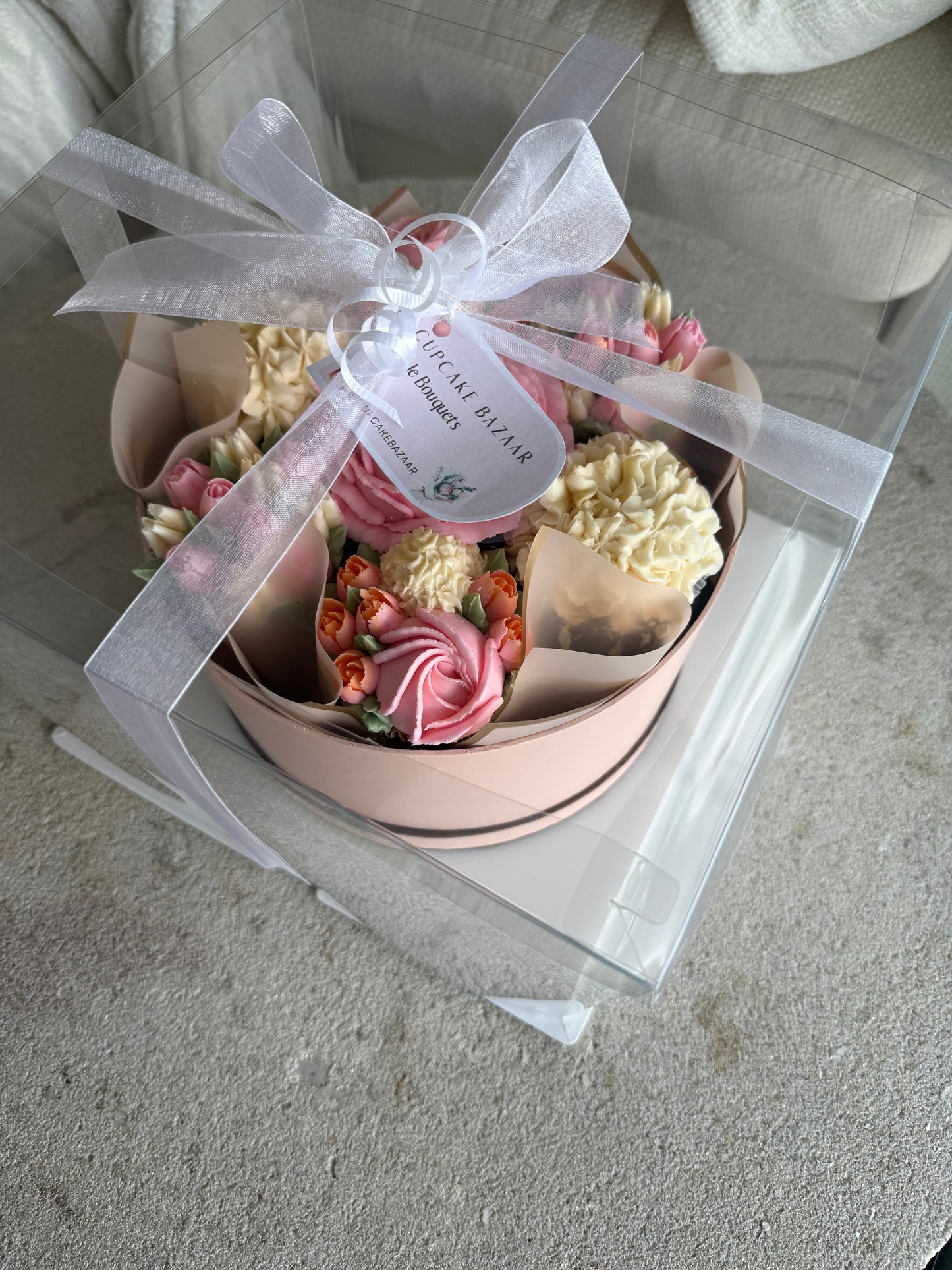 ENCHANTED GARDEN - Bouquet of 7 Floral Cupcakes - Edible Florals - Deluxe Bouquet - Edible Arrangements - Fresh and Delicate Cupcake Creations - Flowers in a Box - Dessert