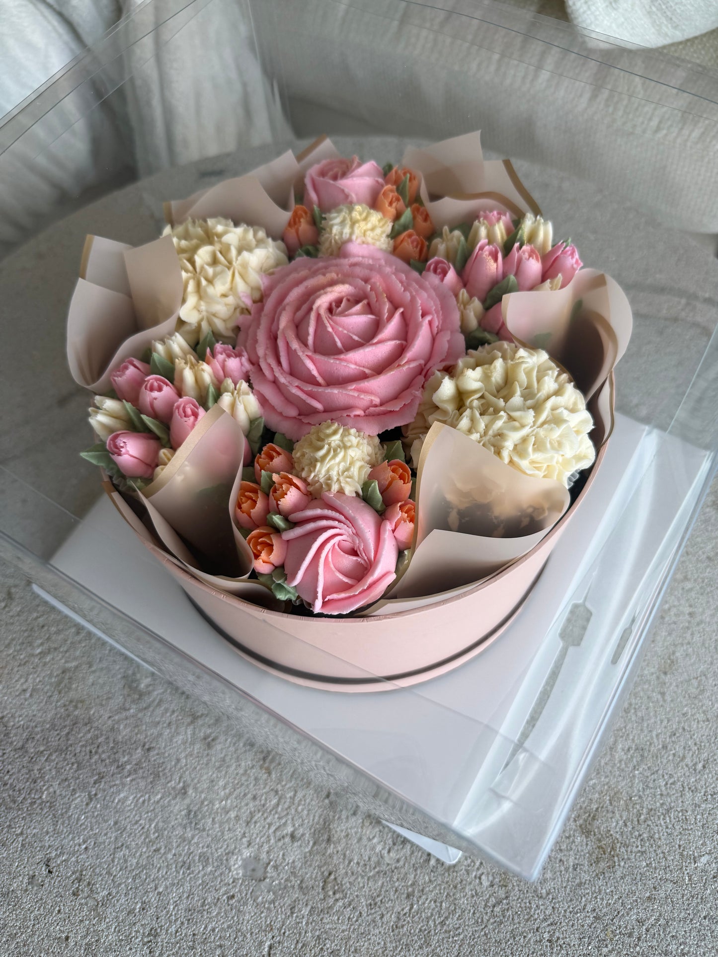 ENCHANTED GARDEN - Bouquet of 7 Floral Cupcakes - Edible Florals - Deluxe Bouquet - Edible Arrangements - Fresh and Delicate Cupcake Creations - Flowers in a Box - Dessert