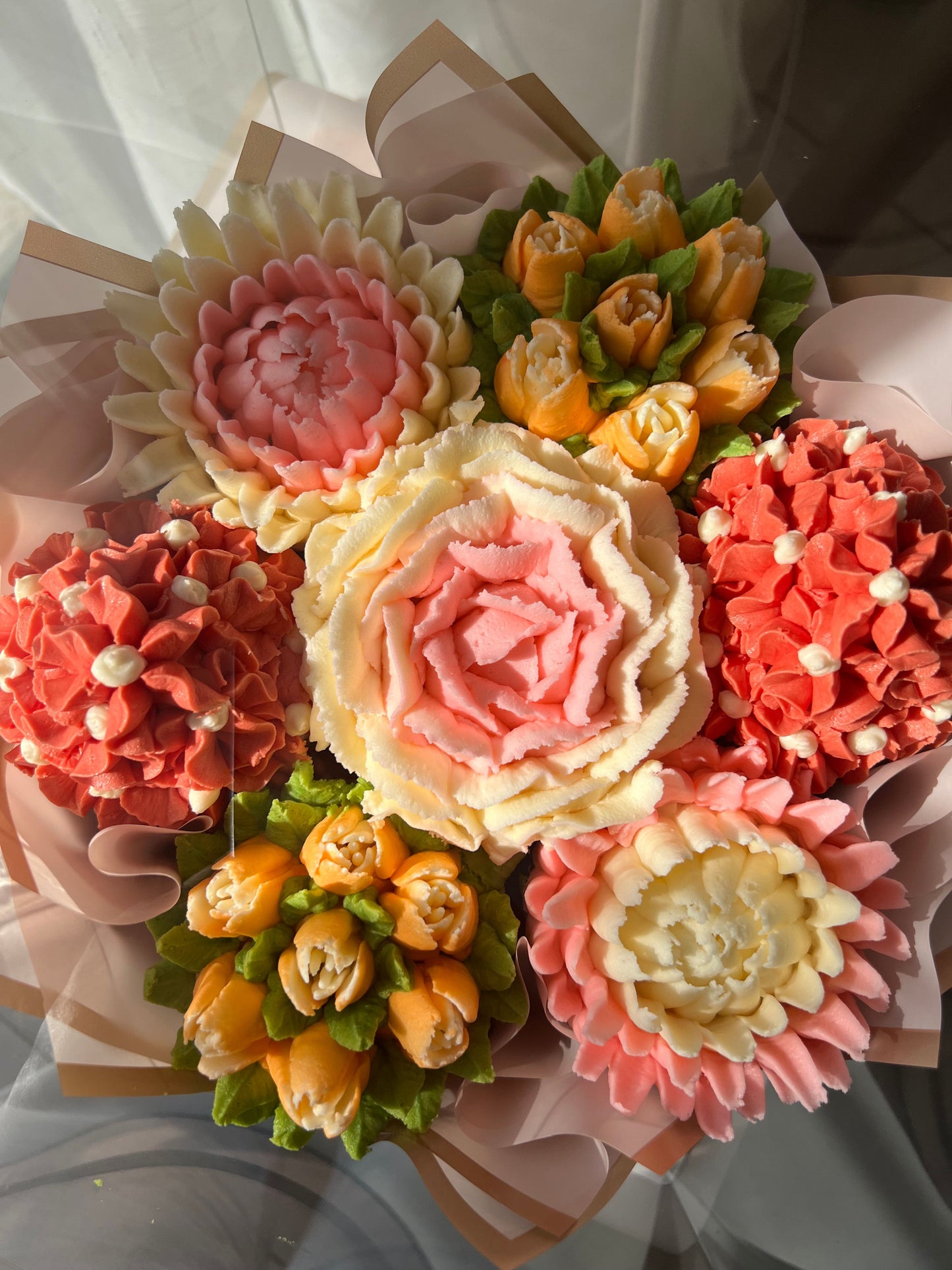 SCARLETT - Bouquet of 7 Floral Cupcakes - Edible Florals - Deluxe Bouquet - Edible Arrangements - Fresh and Delicate Cupcake Creations - Flowers in a Box - Dessert