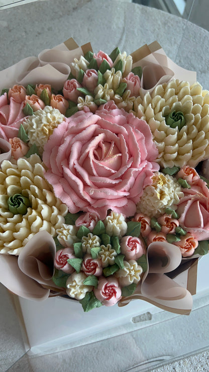 ENCHANTED GARDEN - Bouquet of 7 Floral Cupcakes - Edible Florals - Deluxe Bouquet - Edible Arrangements - Fresh and Delicate Cupcake Creations - Flowers in a Box - Dessert