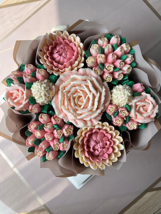 QUEENIE - Bouquet of 7 Floral Cupcakes - Edible Florals - Deluxe Bouquet - Edible Arrangements - Fresh and Delicate Cupcake Creations - Flowers in a Box - Dessert