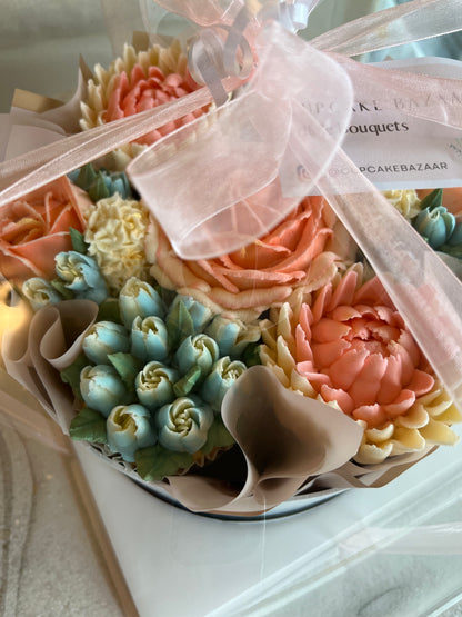 CUSTOM COLOURS - Bouquet of 7 Floral Cupcakes - Edible Florals - Deluxe Bouquet - Edible Arrangements - Fresh and Delicate Cupcake Creations - Flowers in a Box - Dessert