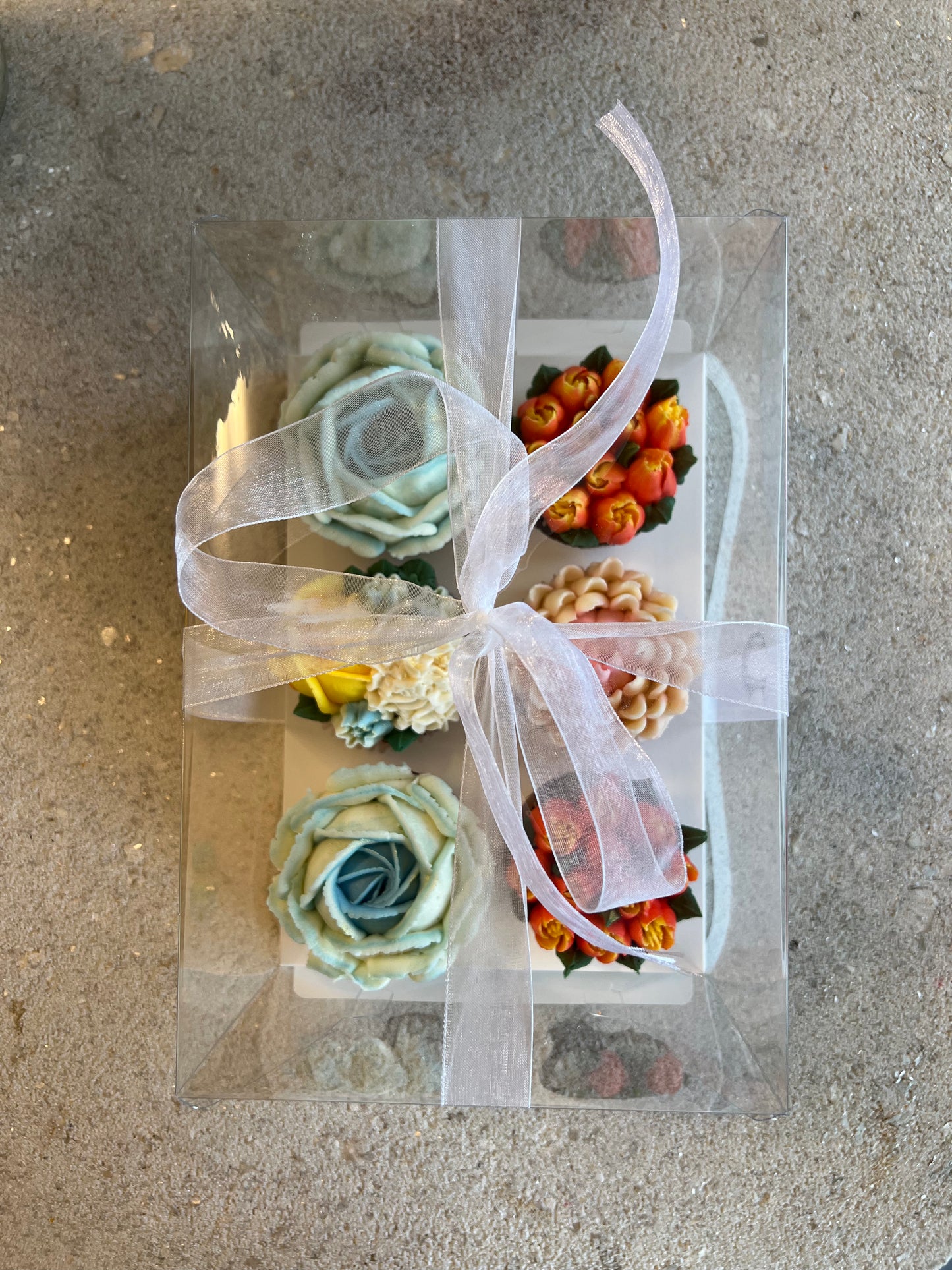 SUMMER - Box of 6 Floral Cupcakes - Edible Florals - Classic Standard 6 - Edible Arrangements - Fresh and Delicate Cupcake Creations - Dessert