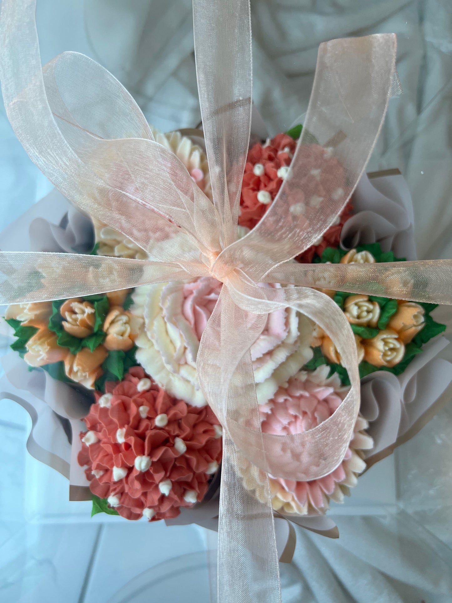 SCARLETT - Bouquet of 7 Floral Cupcakes - Edible Florals - Deluxe Bouquet - Edible Arrangements - Fresh and Delicate Cupcake Creations - Flowers in a Box - Dessert