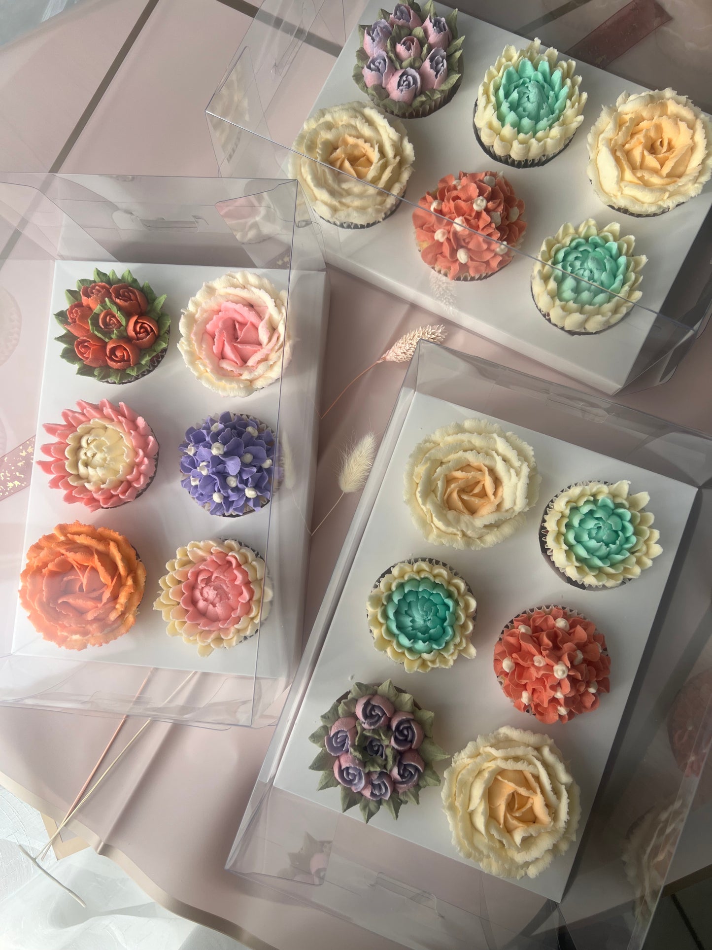 CUSTOM COLOURS - Box of 6 Floral Cupcakes - Edible Florals - Classic Standard 6 - Edible Arrangements - Fresh and Delicate