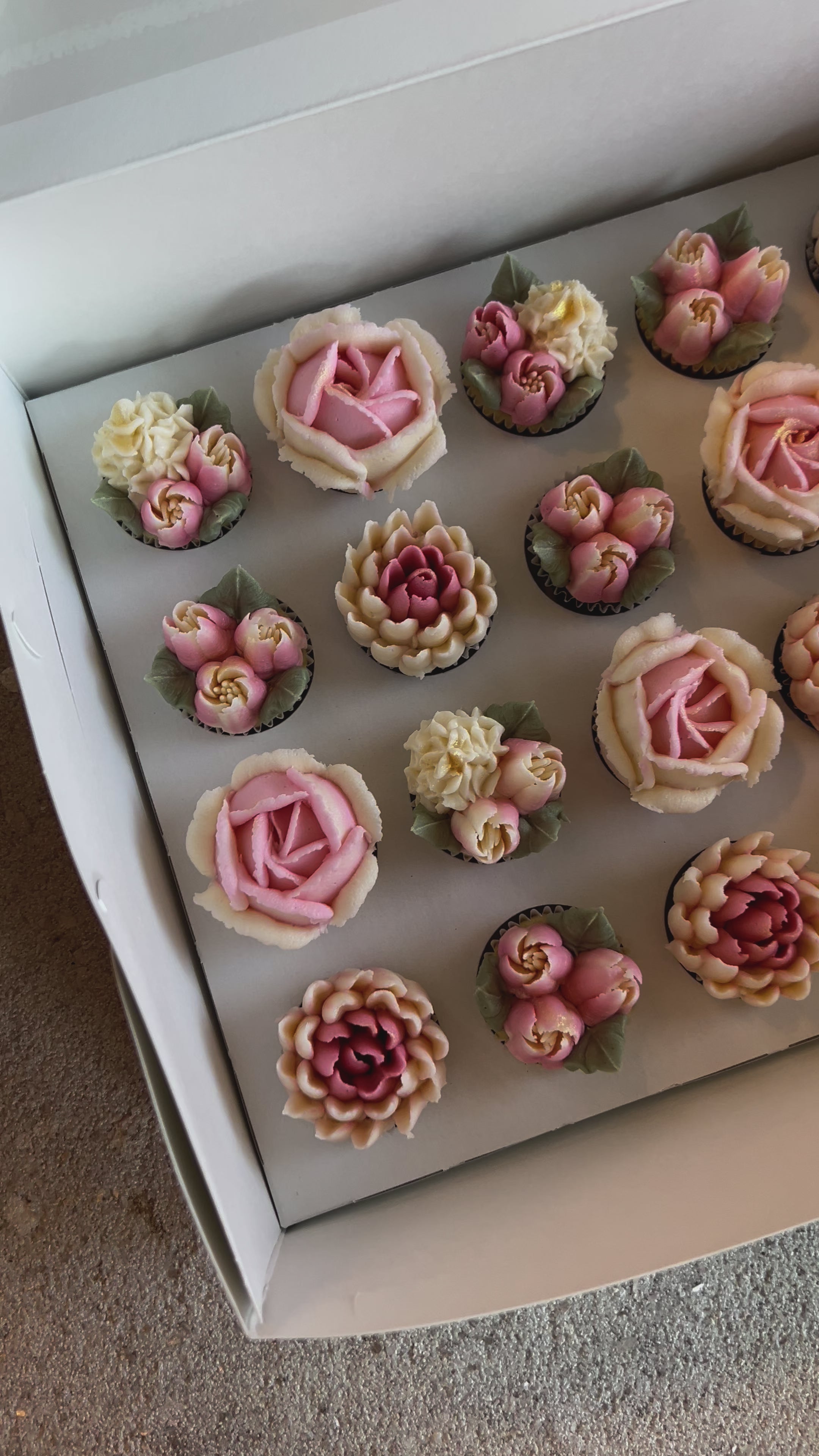 24-teiliges Cupcake-Deko-Set – 24 Förmchen + 24 Picks Mit Pinken Punkten (Papier)